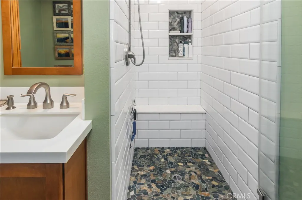 24831 Apple, Newhall, California 91321 home-pic-21